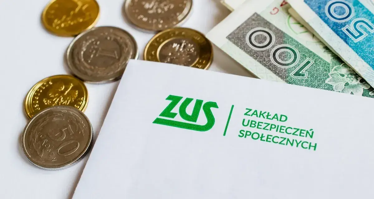 ZUS i pieniądze: monety i banknoty. Zastanawiasz się, ile można dorobić do emerytury?