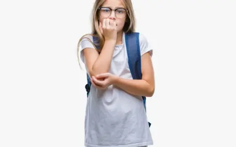 Fobia szkolna: Objawy, przyczyny. Jak pomóc dziecku wrócić do szkoły?