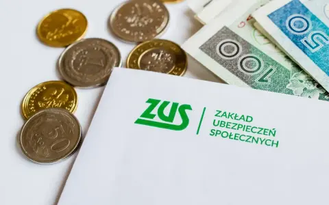 ZUS i pieniądze: monety i banknoty. Zastanawiasz się, ile można dorobić do emerytury?