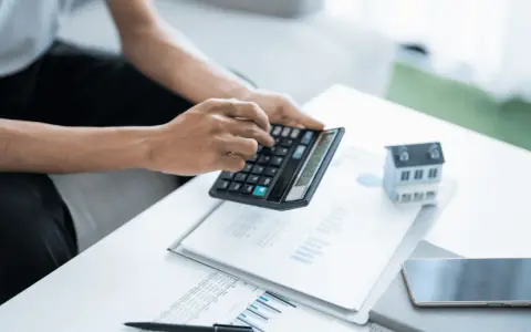Rachunki, kalkulator i model domu. Czy ulga na dziecko 112 tys brutto czy netto?
