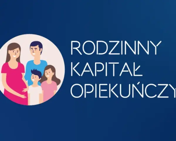 Rodzinny kapitał opiekuńczy: uśmiechnięta rodzina z ciężarną mamą, tatą i dwójką dzieci.